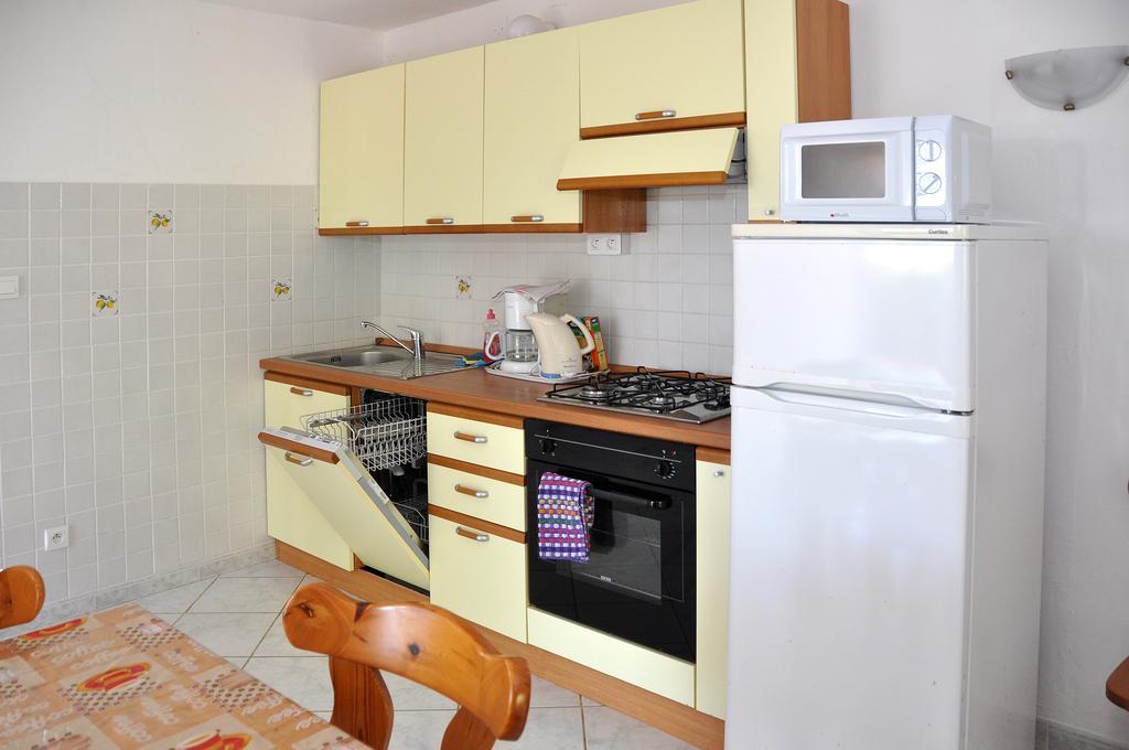 Sole E Mare Aparthotel Santa-Maria-Poggio  Δωμάτιο φωτογραφία